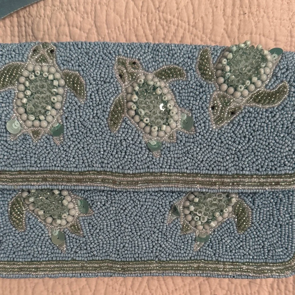 Turtle Beaded Bag - Picture 2 of 8
